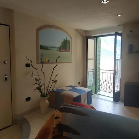 Joli Vue Mer, Vieille *